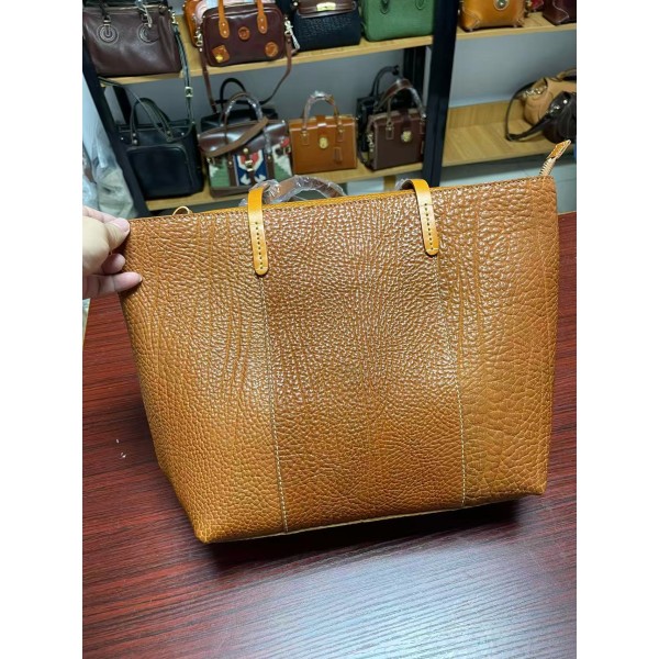 Thickened vegetable-tanned leather horizontal tote bag